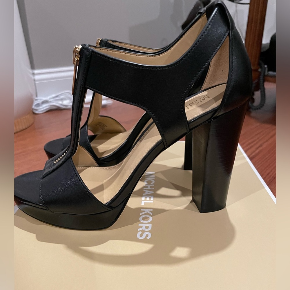 Michael Michael Kors Berkeley T-strap black leather platform dress sandals